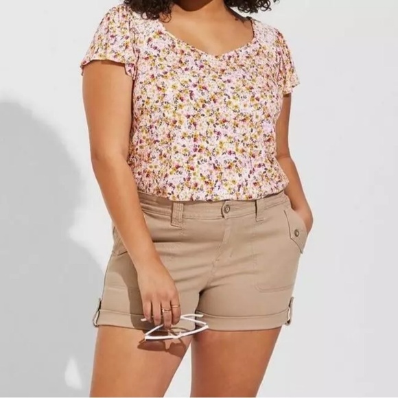 TORRID Super Soft Smocked Flutter Sleeve Flroal Top - Picture 3 of 7